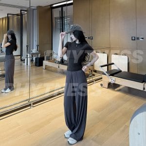 PHYTNESS 簡約內搭輕薄顯身材朔形高彈透氣短袖上衣